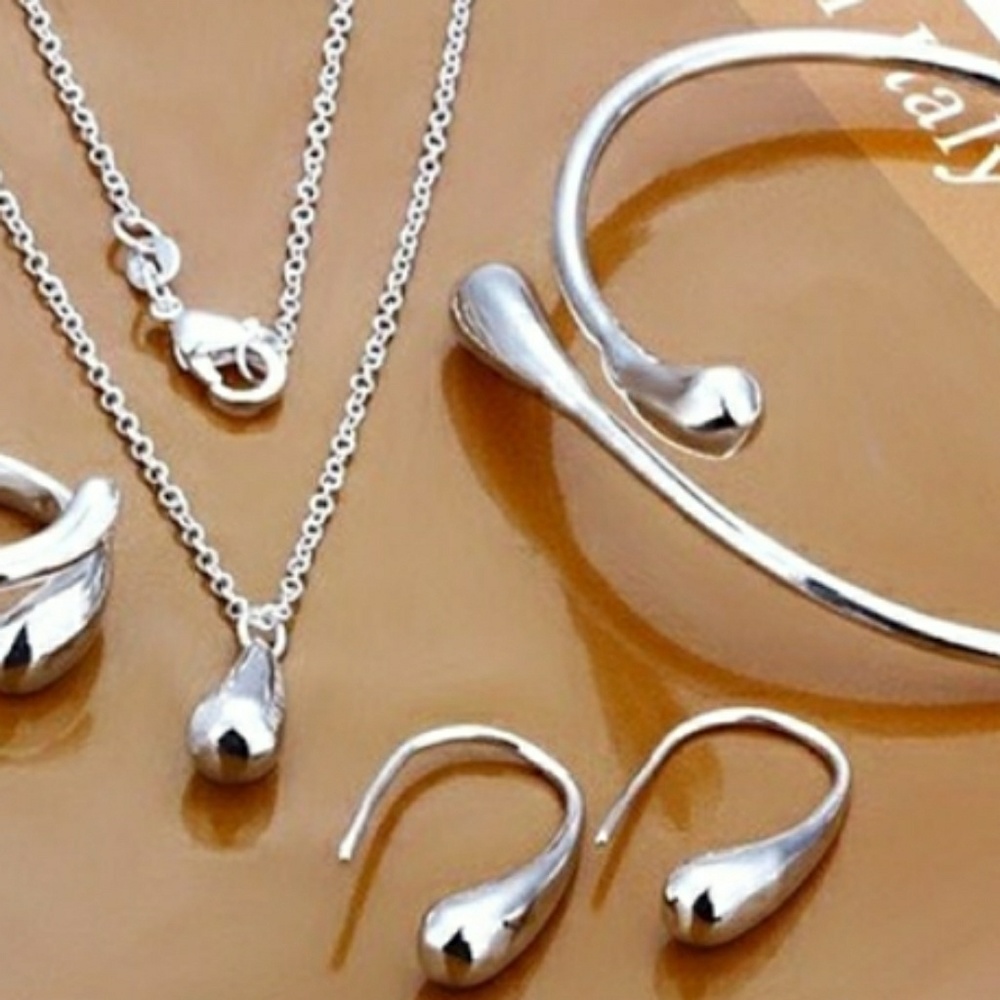 Silver Tear Drop Necklace Set